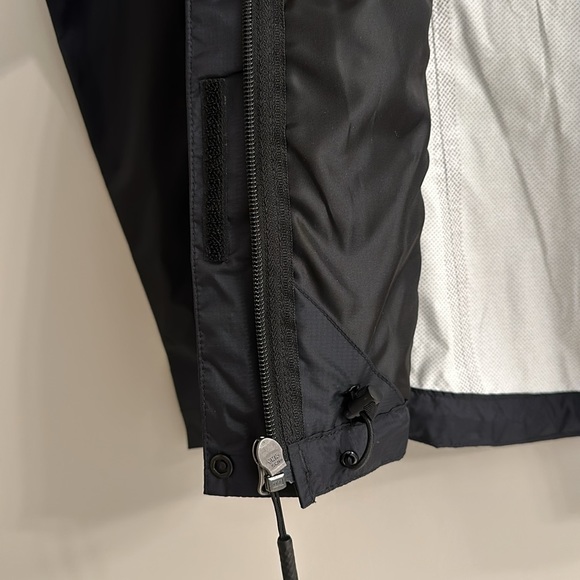 North Face rain jacket - Picture 7 of 7